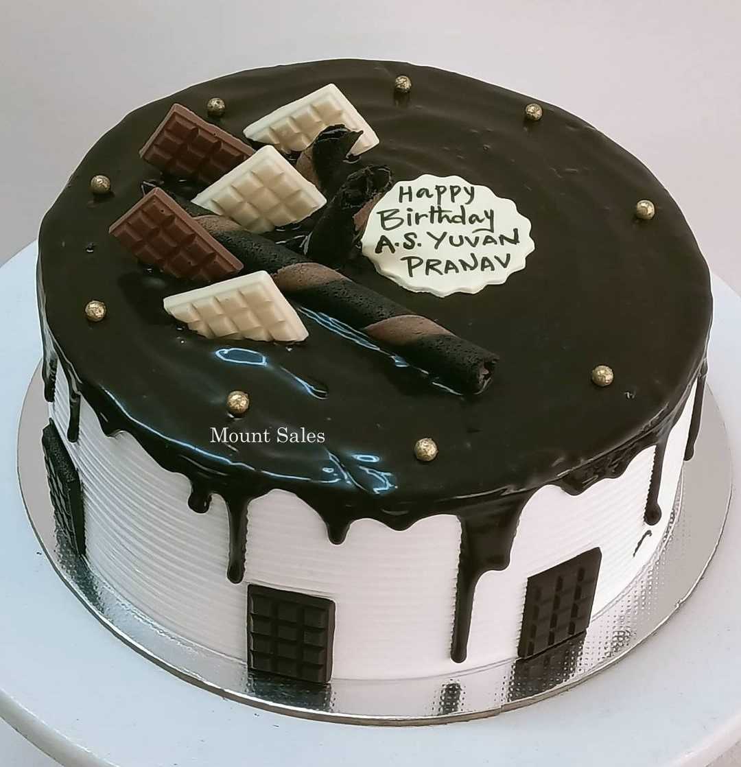 Premium RED N White Velvet Cake